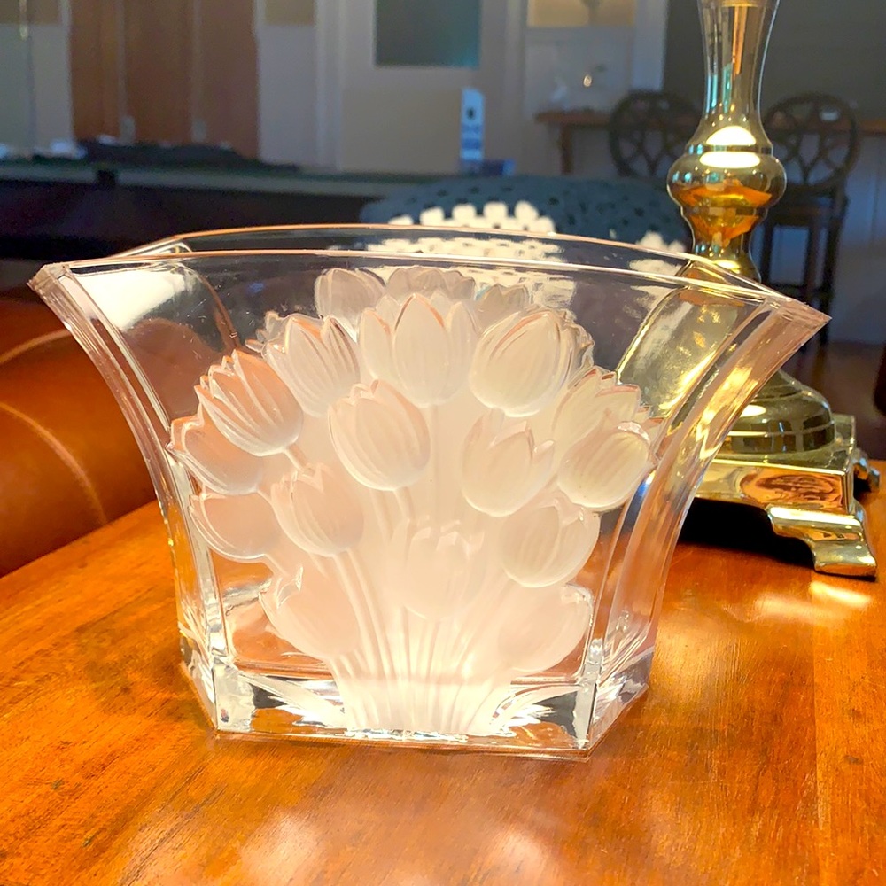 Tulip Engraved Vase